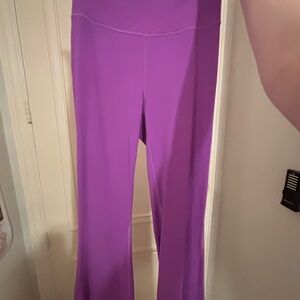 Lululemon purple high-waisted flare leggings Size 10 #yoga #activewear